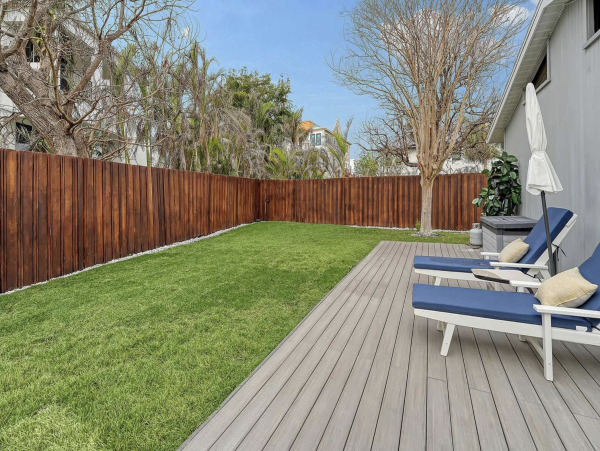 Lido Key Three Bedroom Vacation Home With Pool Walk To Beach